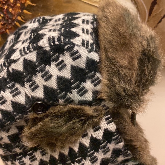 D&Y (David and Young), Trapper Hat. - Picture 11 of 14